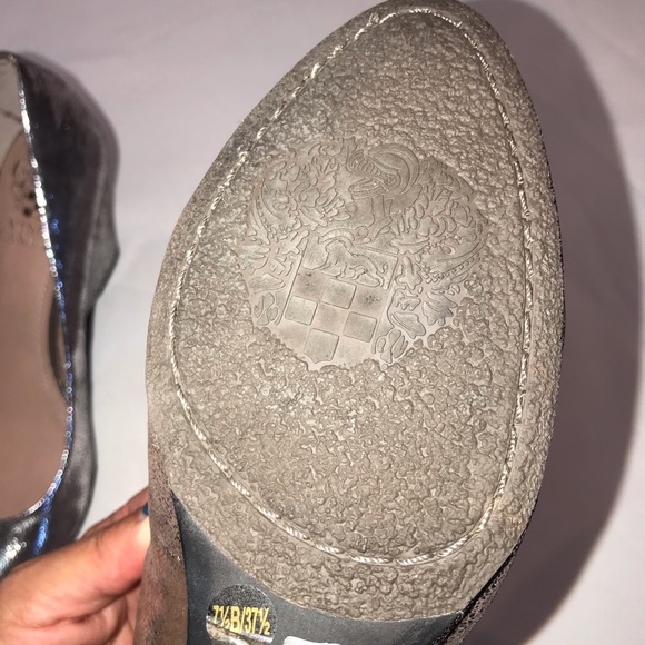 💋 Vince Camuto 7.5 Enchanted Melle Silver wedges - Picture 5 of 5